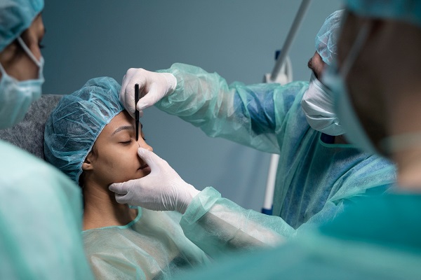Is A Non-Surgical Rhinoplasty Worth It? Things That You Should Know